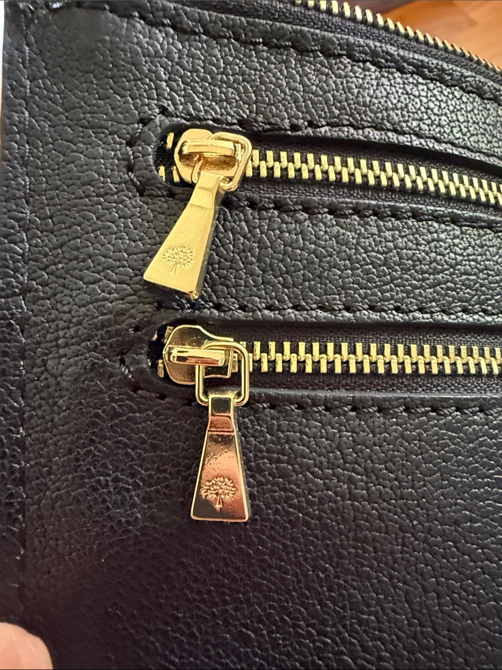 Mulberry Black Leather Zip Pouch with Gold Hardware - Picture 4 of 6